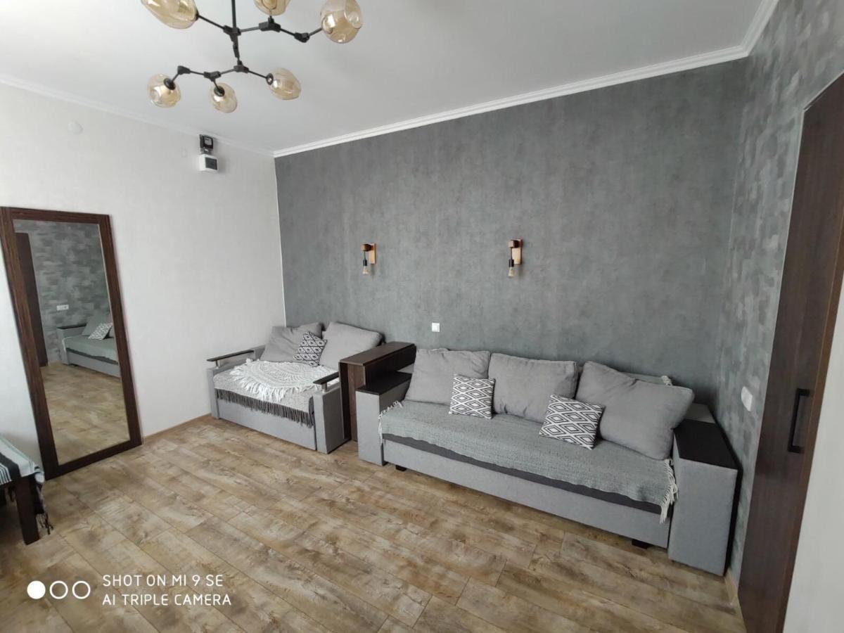 Однокімнатна Квартира-Студія Біля Парку Шевченка 伊万诺-弗兰科夫斯克 外观 照片